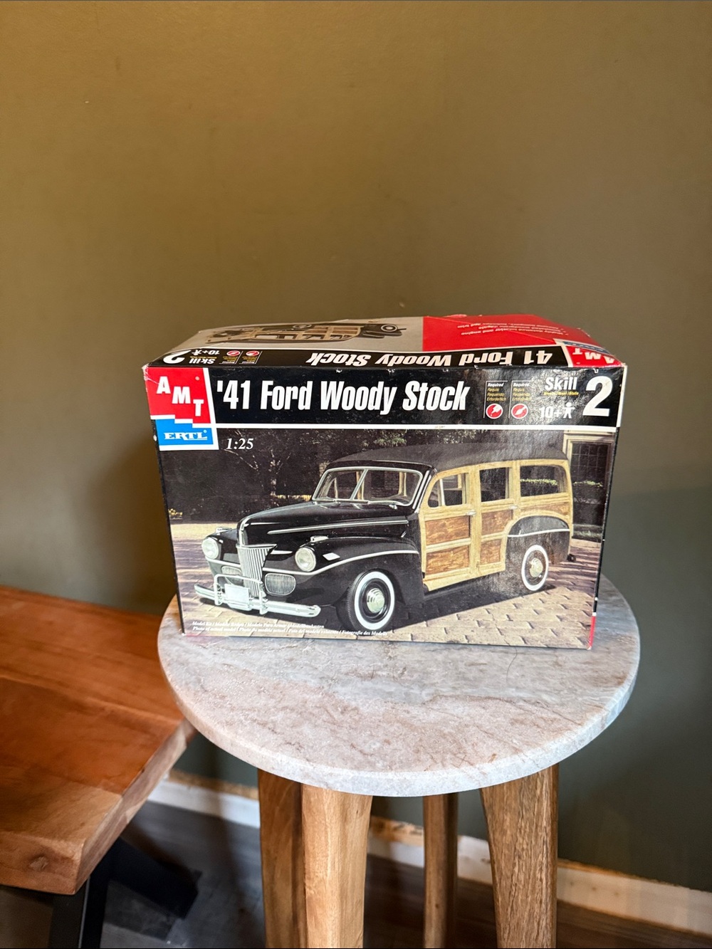 AMT '41 Ford Woody Stock Model Kit - Black and Wood Finish